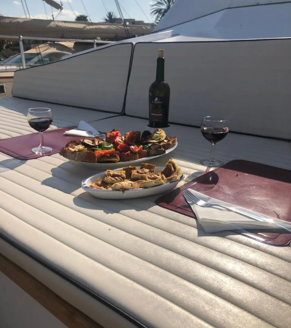 Johnny M Yacht Hotel Ta Xbiex